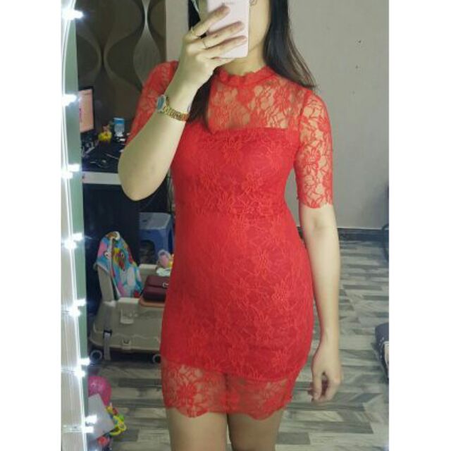 Đầm body ren tay lỡ