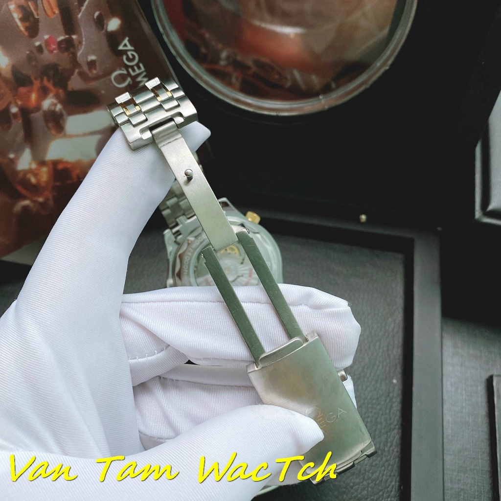 Đồng hồ nam Omega Seamaster Diver 42mm máy Nhật Automatic, mẫu mặt tròn 2 núm vặn, màu xanh viền vàng