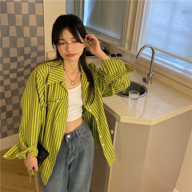 Áo somi màu xanh lá chuối pastel kẻ sọc tay dài dáng thụng oversize hàng cúc chéo phá cách hàn quốc ngầu sơ mi vintage