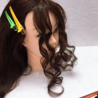 Đầu manocanh học làm tóc cô dâu makeup