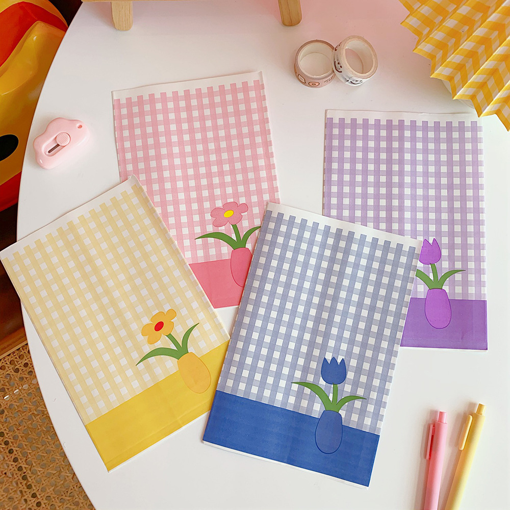 Túi giấy mini in họa tiết hoạt hình dễ thương đơn giản dùng làm phụ kiện trang trí