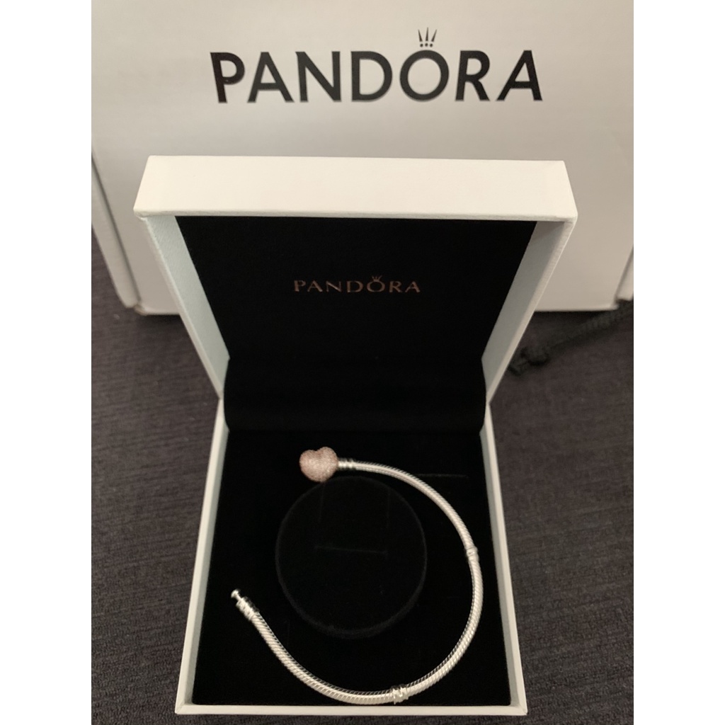 Vòng tay khóa trái tim Pavé Pandora