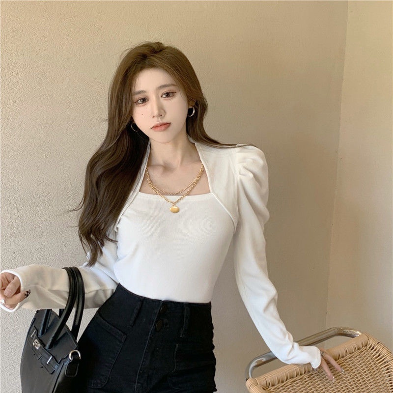 IELGY  Áo Croptop Cổ Vuông Dáng Ôm Phối Dây Xích Thời Trang Cho Bạn Gái