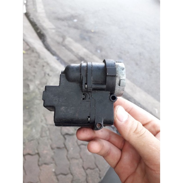 Mô tơ gập gương hyundai i10