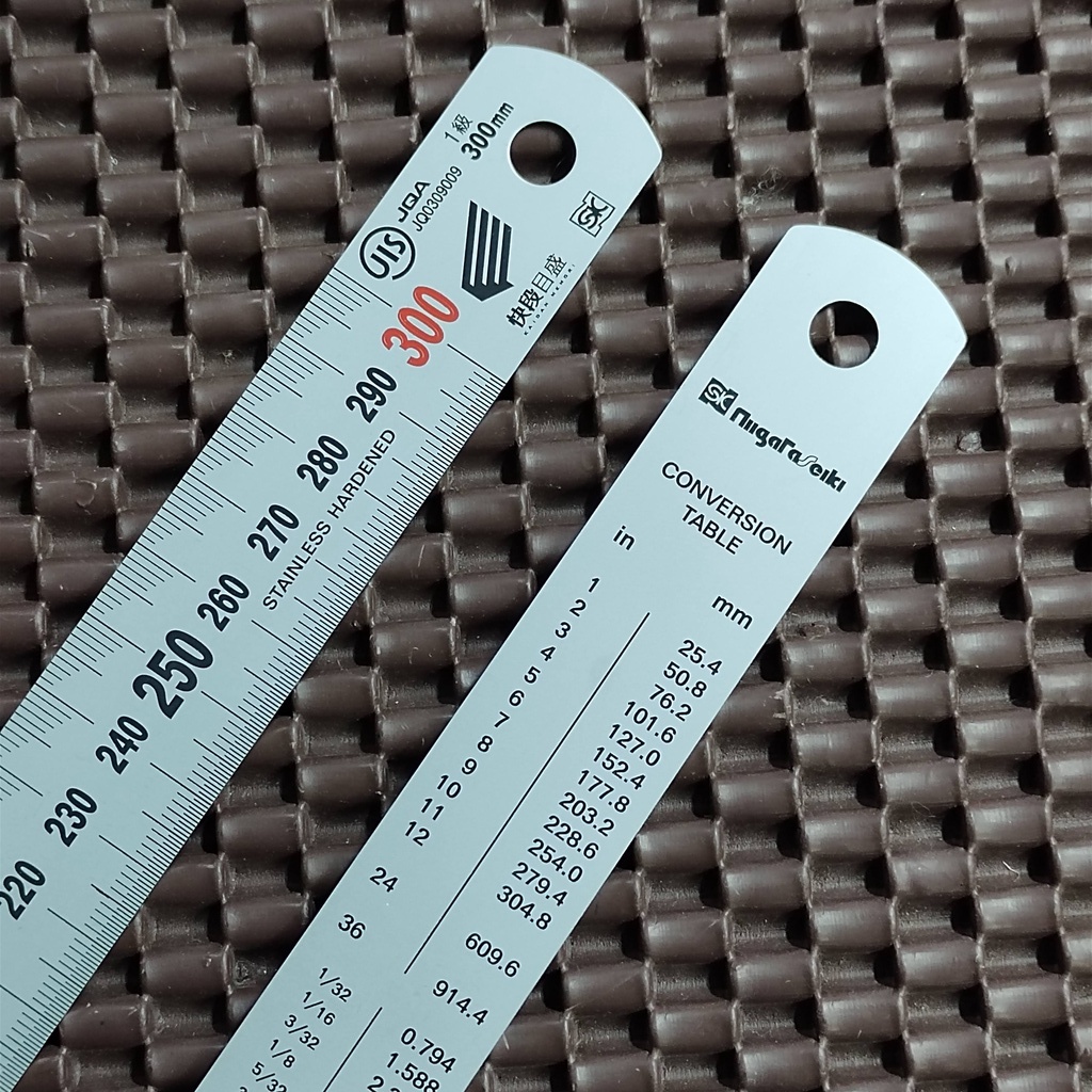 Thước lá inox NIIGATA vạch KAIDAN 300mm SV-300KD Nhật Bản