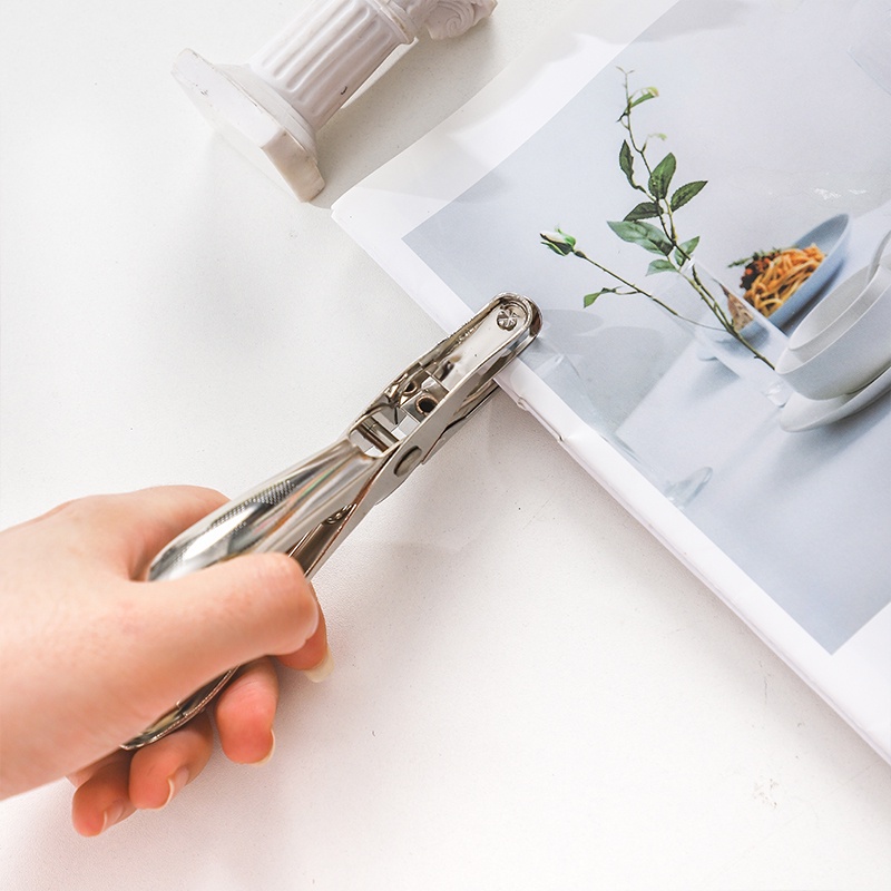 Kìm bấm lỗ 6mm bằng bạc tiện dụng