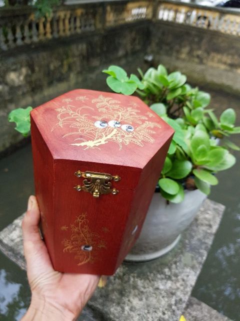 Hộp đựng chè, trang sức gỗ hương chạm khảm hoa văn - Đồ dùng gia đình