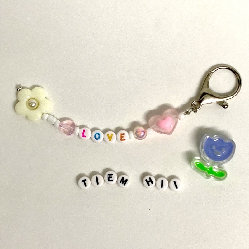 Móc khoá dây hạt cườm thiết kế theo yêu cầu / Tiệm Hii