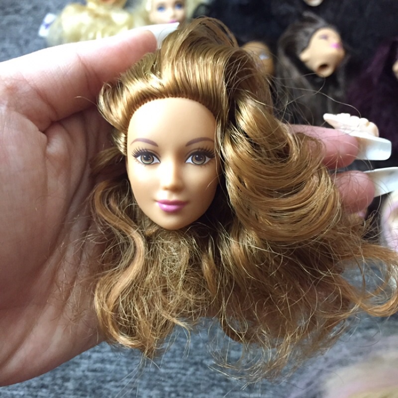 B9-Head đầu búp bê barbie