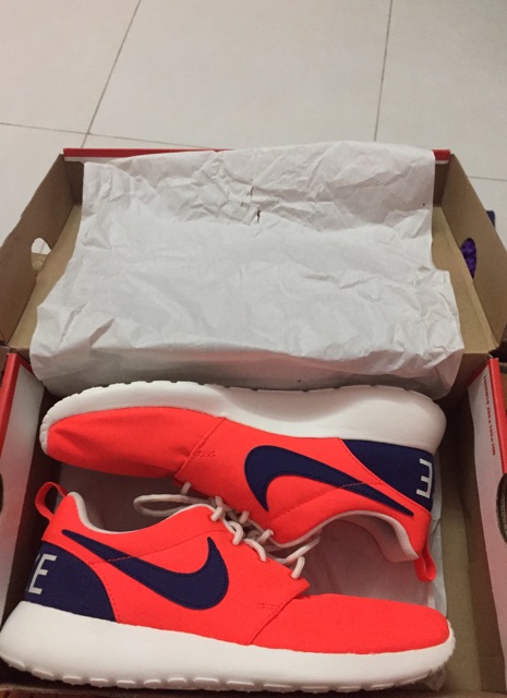 Thanh lý giày Nike roshe one hyp nữ size 7US mới 100%