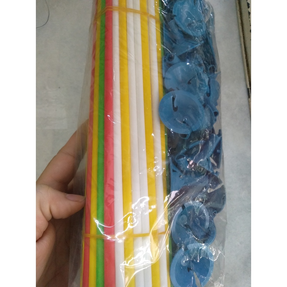 Que cài bong bóng phát tặng bong bóng