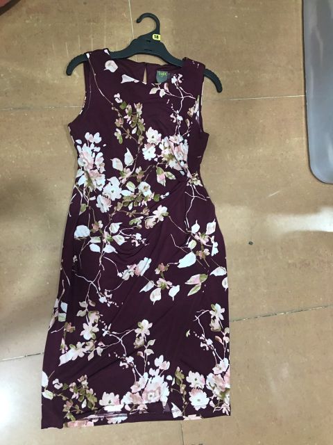 Đầm hoa thun đắp chéo ở tà không tay xuất khẩu dư xịn | BigBuy360 - bigbuy360.vn