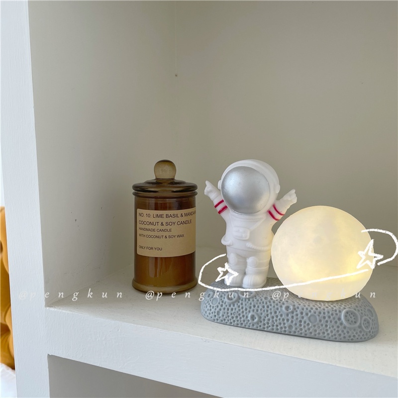 Đèn ngủ bảo vệ mắt hình phi hành gia và mặt trăng xinh xắn trang trí cho nhà cửa