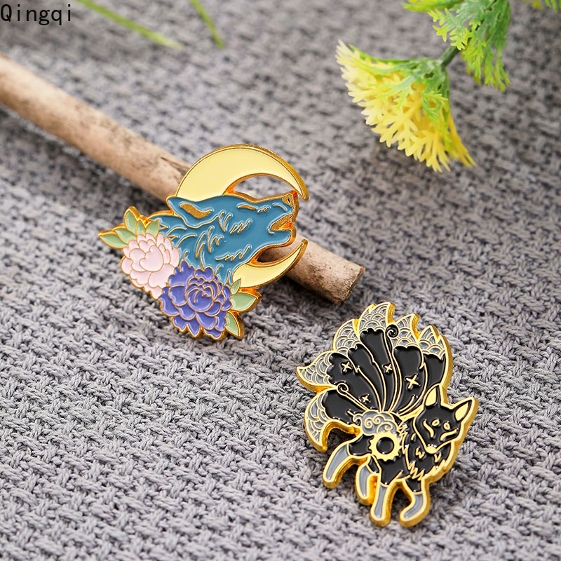 Ghim cài áo tráng men Miss Zoe hình cáo và mặt trắng thích hợp làm quà tặng