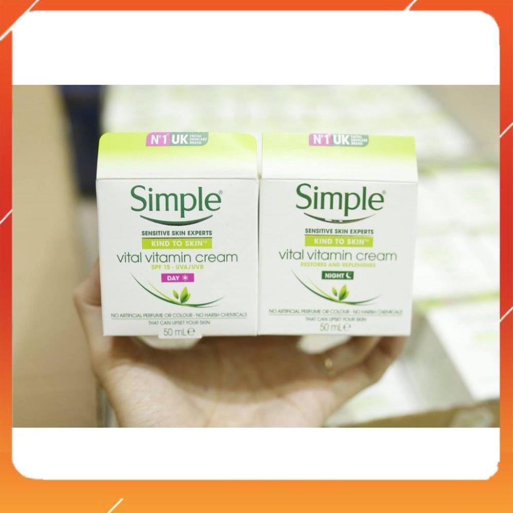 [Freeshipg] Kem dưỡng ẩm Cho Da Ban Ngày Simple Kind To Skin Vital Vitamin Day Cream SPF15 UVA/UVB 50ml