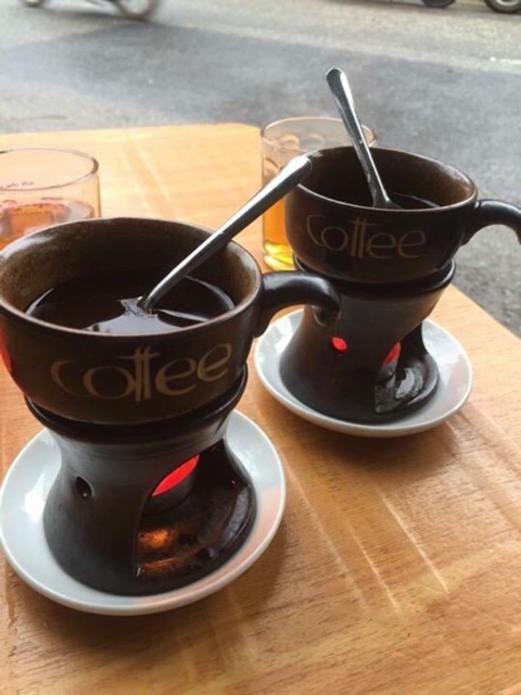 Bộ tách cafe đốt nến gại lá trúc, khắc chữ coffee gốm Bát Tràng