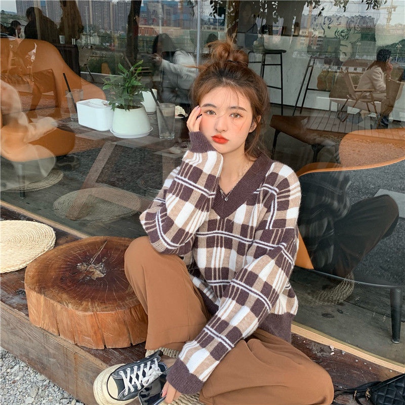 Áo Sweater Tay Dài Cổ Chữ V Sọc Ca Rô Thời Trang Xinh Xắn Cho Nữ