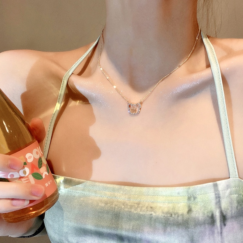 Vòng cổ Mặt Hình Gấu Đính Đá Zircon Màu Vàng Sang Trọng Cho Nữ
