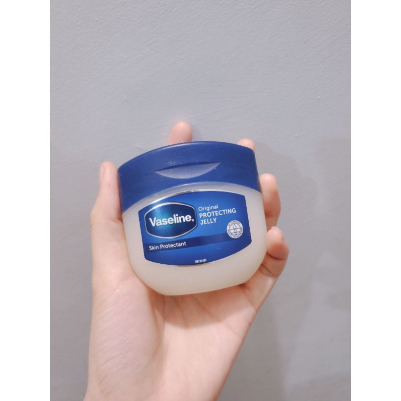 Sáp dưỡng ẩm Vaseline 100ml