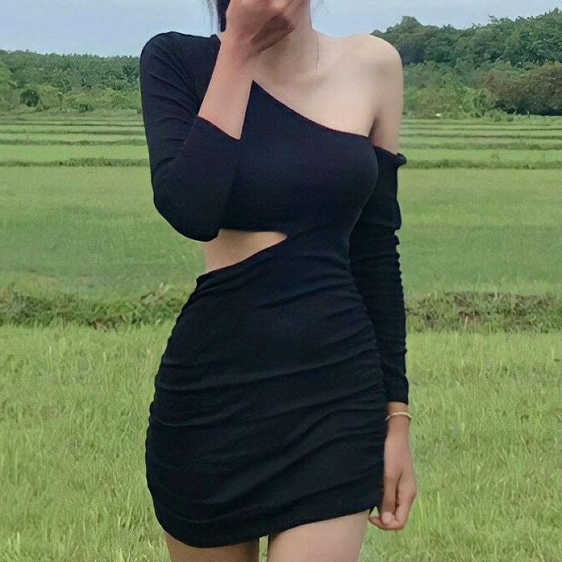 Đầm body khoét eo tay dài