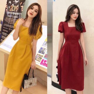 Đầm hót cổ vuông