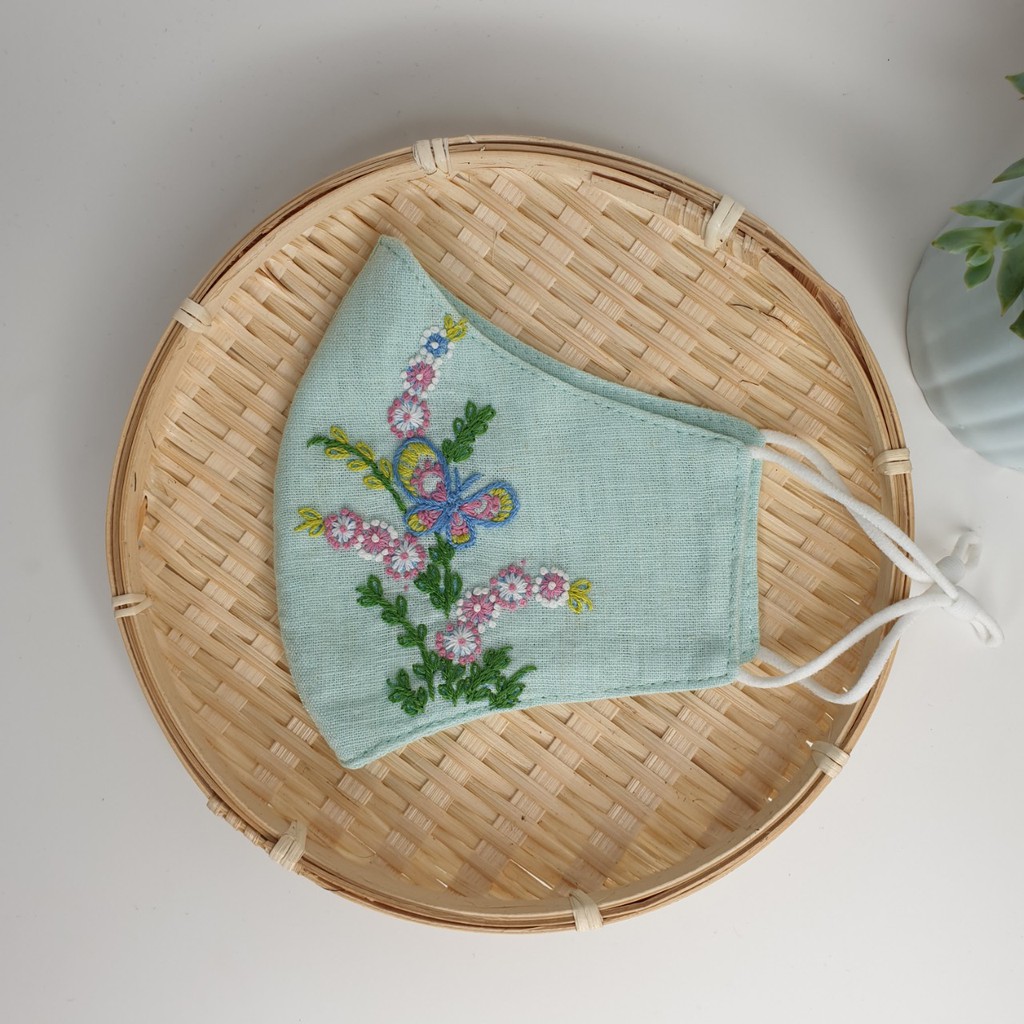 Khẩu trang thêu tay vải linen hình hoa và bướm JL109