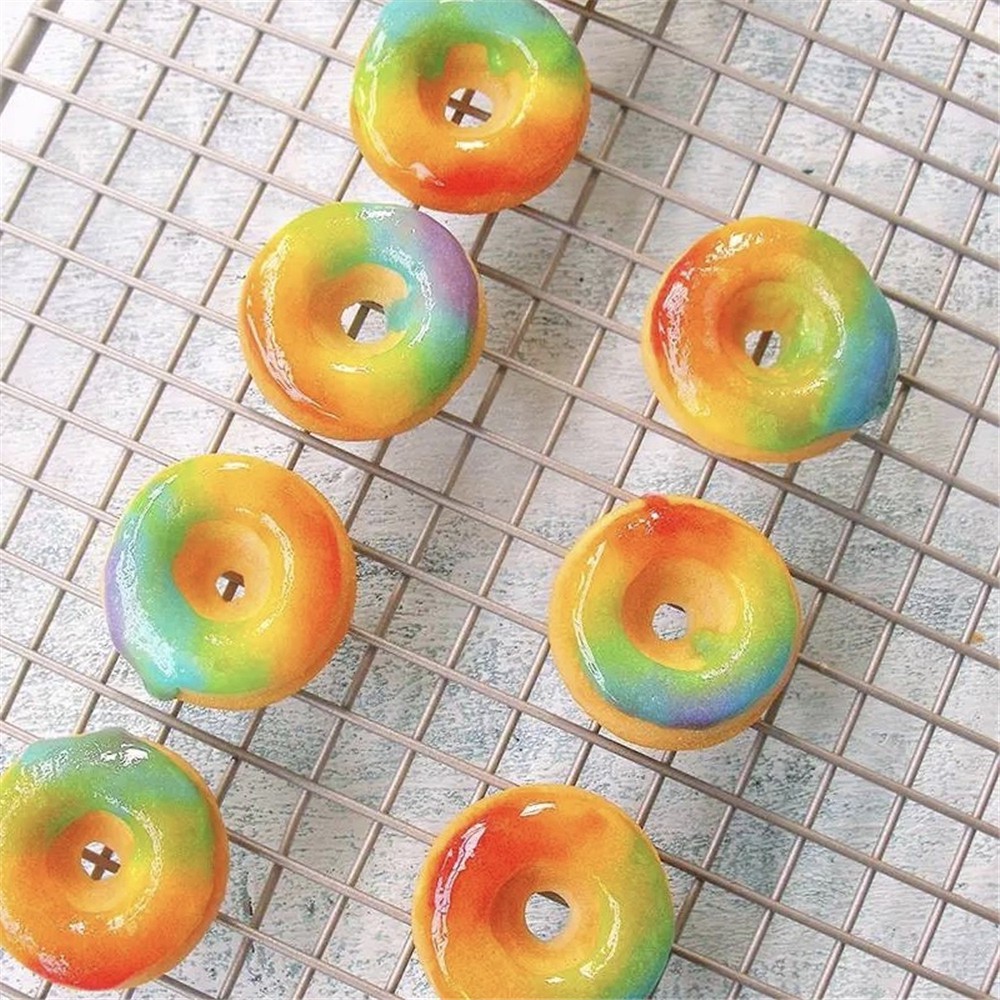 Khuôn làm bánh donut 18 ô bằng silicon an toàn tiện dụng