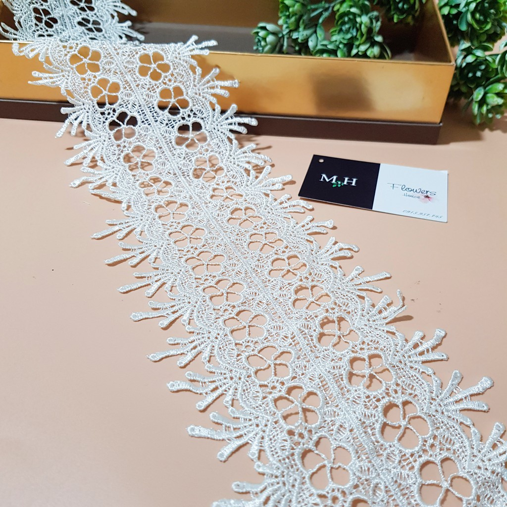 Cuộn vải REN chỉ trắng bản to 10cm, xoay được 2 chiều, dùng may váy áo