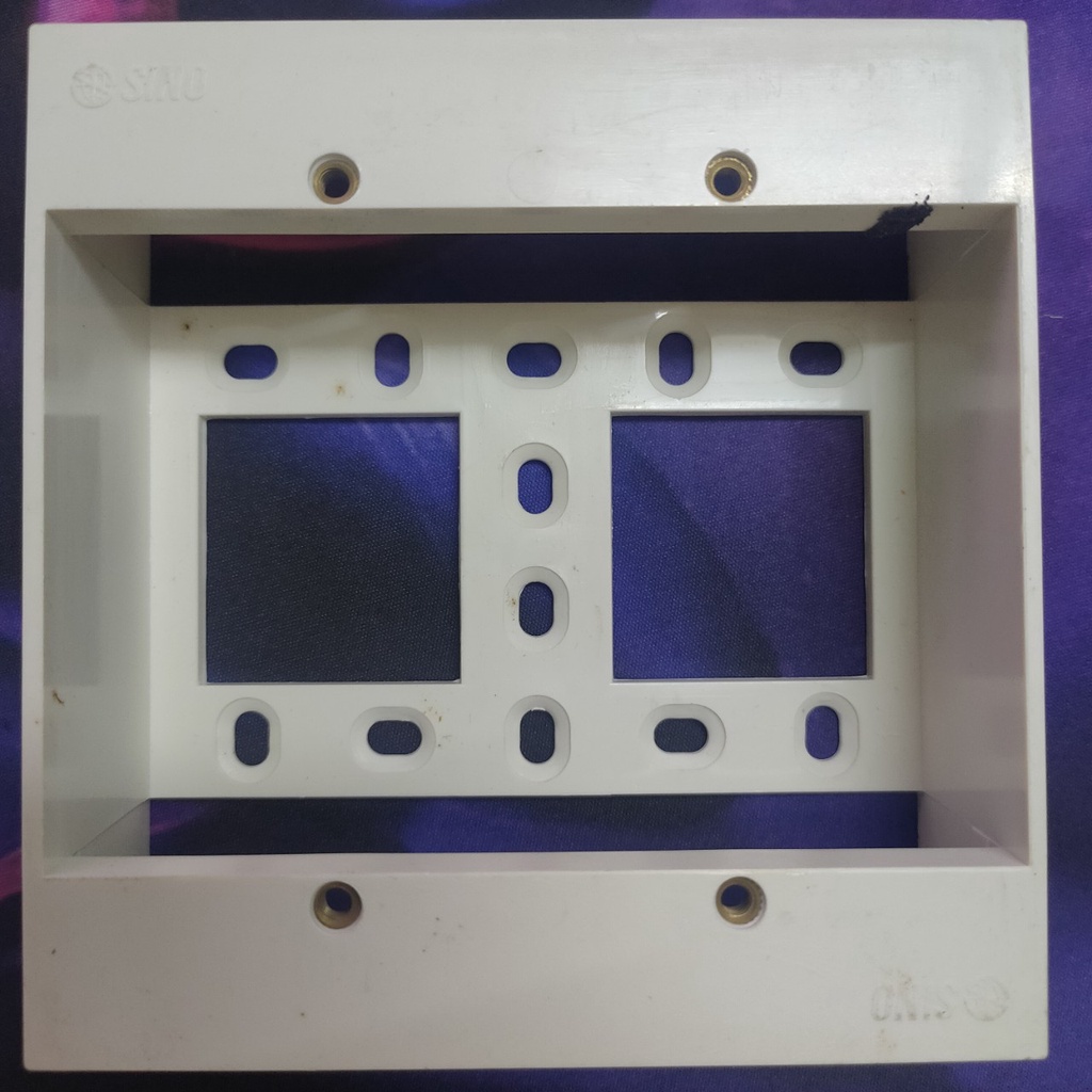 Đế nổi nhựa chữ nhật CK2157 SINO dùng cho mặt 4/6 S18CC