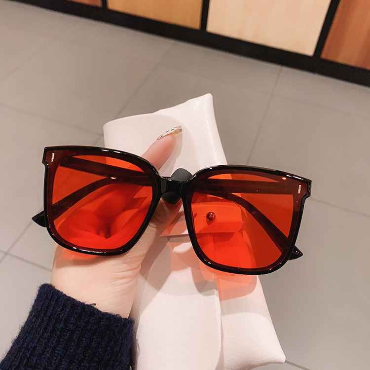 Kính Mát Gọng Kim Loại Thiết Kế Thời Trang Trẻ Trung