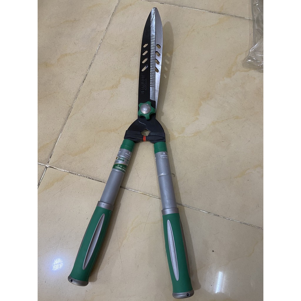 Kéo cắt cỏ cán tăng bọc nhựa Berrylion 770mm 1628