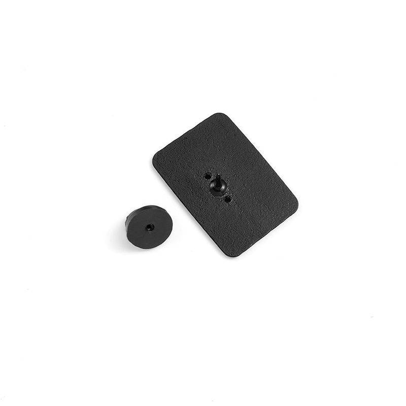 Ghim cài áo họa tiết hoạt hình có 4 mẫu độc đáo