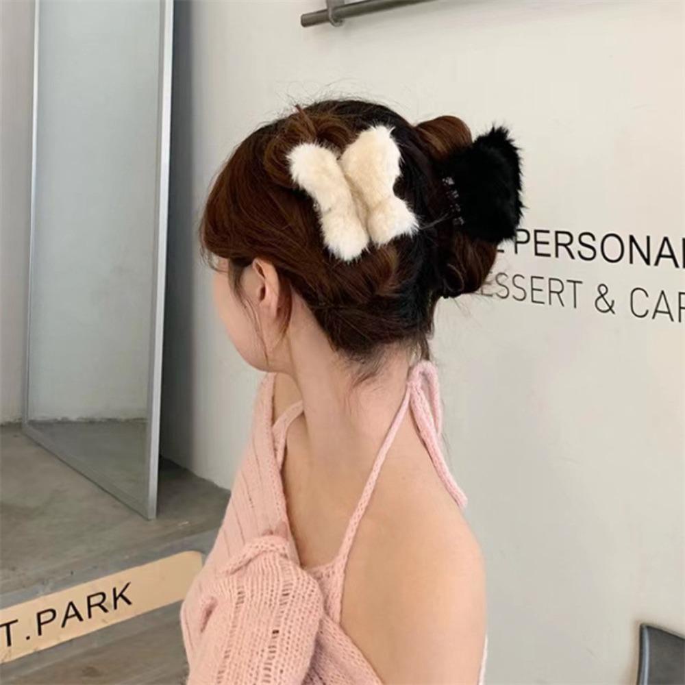 LILYES Butterfly Hair Claw Trendy Temperament Simple Hairpin Plush Headwear Headdress Cartoon Girls Korean Style Hair Clip