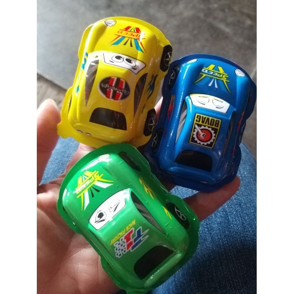 Lọ 60 c kẹo hình ô tô có đồ chơi