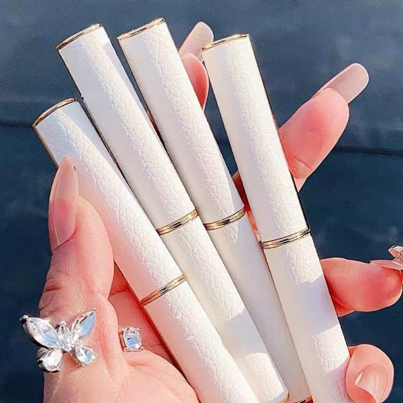 Son thỏi màu nhung mịn màng thiết kế dạng ống độc đáo
