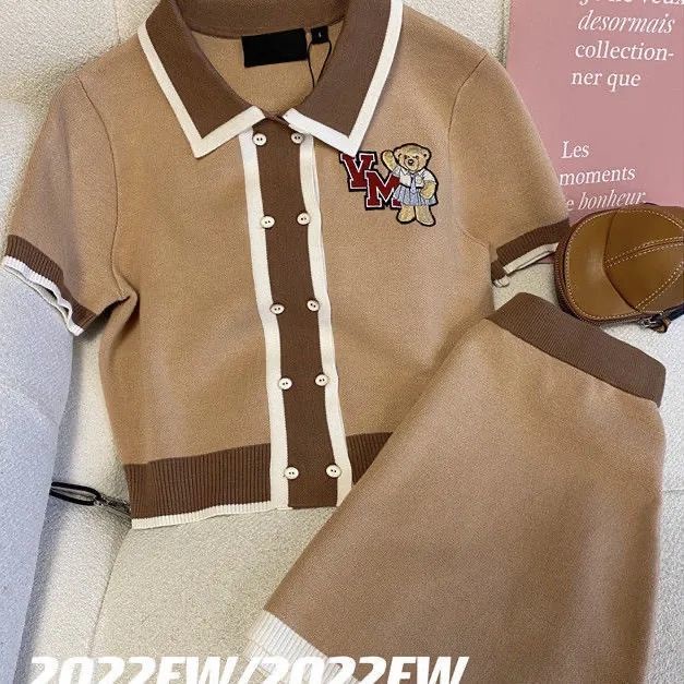 College style suit women's spring suit 2022 new hit color POLO neckline knitted sweater + high waist skirt two sets of ins