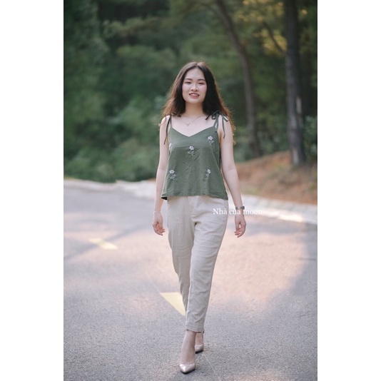 Áo 2 dây Linen cột nơ thêu tay- Nhà Của Moon