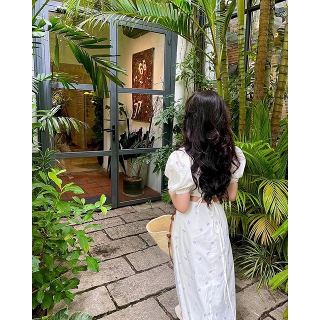 LILLIE | Váy khoét eo hoạ tiết hoa thêu