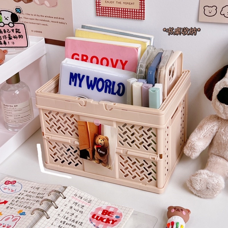Giỏ nhựa gấp gọn có quai xách màu pastel xếp lên nhau tiết kiệm diện tích đựng mỹ phẩm đồ dùng học tập