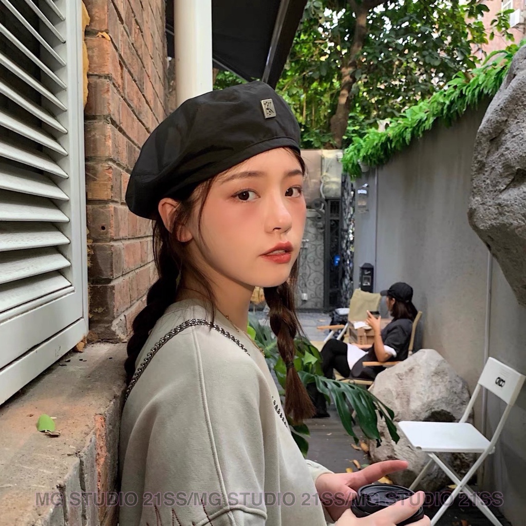 Mũ Beret MG STUDIO có khóa kim loại chữ cái KK