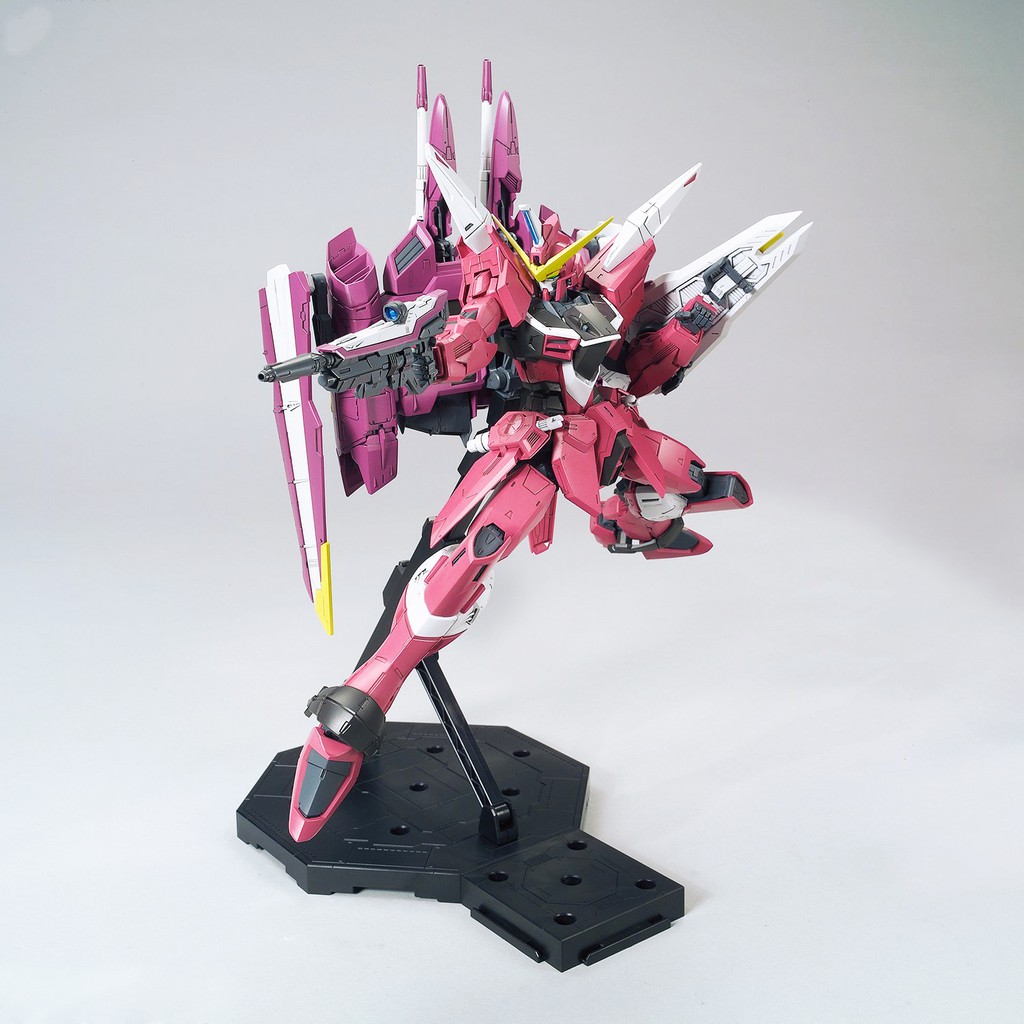 Mô hình lắp ráp Gundam Bandai MG Justice Gundam
