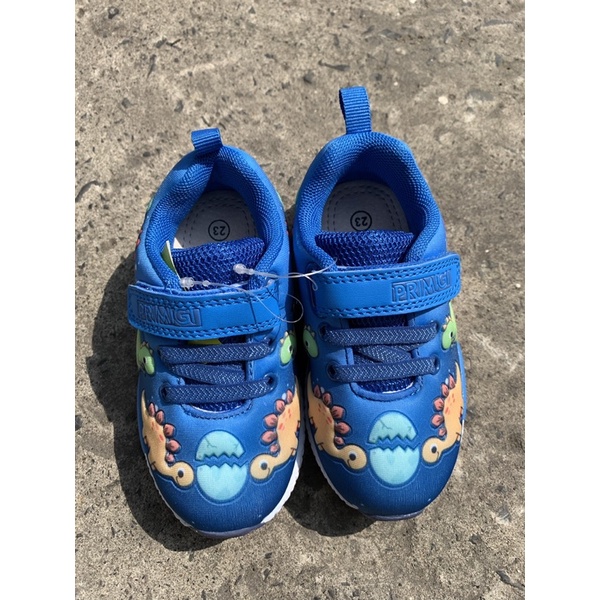 Giày sneakers xuất Nga