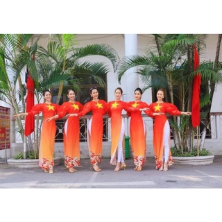 Áo dài cờ đỏ sao vàng