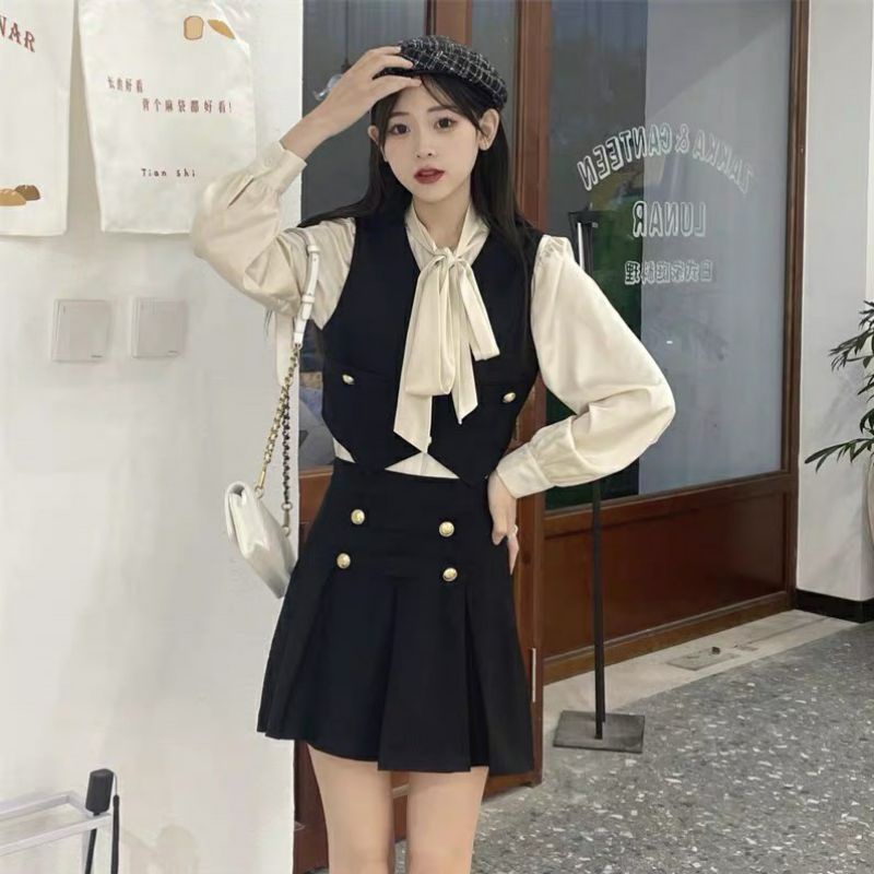 Set 3 Món Áo Ghile Phối Áo Sơ Mi Kèm Chân Váy