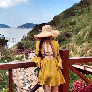 Váy đi biển vàng