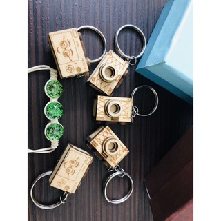 Móc khóa handmade bằng gỗ hình máy ảnh