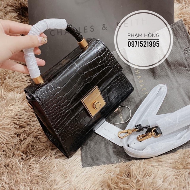Túi C.K vân rắn quai cầm tay khuy vuông  mẫu mới 2020. Ảnh chụp thật