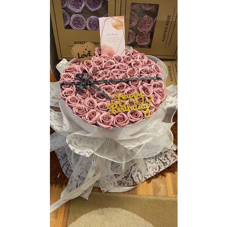 Bó boa sáp 60bông siêu đẹp, phối giấy gấm Hàn xịn, cốt siêu chắc chắn. Tặng thiệp + chữ HPBD