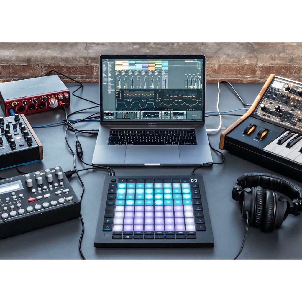 Novation Launchpad Pro MK3 (bàn làm nhạc/chơi nhạc điện tử, đời thứ 3, NEW & chính hãng)