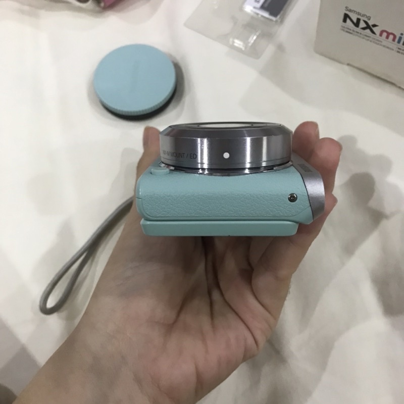 SAMSUNG Camera NXmini tặng luôn case và thẻ nhớ 16gb | BigBuy360 - bigbuy360.vn